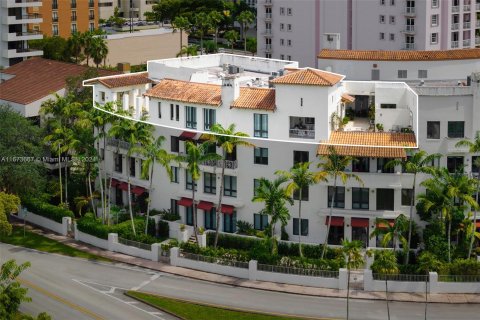 Condominio en venta en Coral Gables, Florida, 4 dormitorios, 325.25 m2 № 1401541 - foto 2