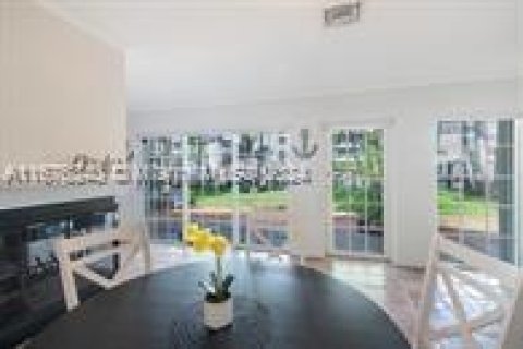 House in Fort Lauderdale, Florida 3 bedrooms, 139.17 sq.m. № 1401579 - photo 14