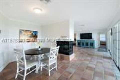 House in Fort Lauderdale, Florida 3 bedrooms, 139.17 sq.m. № 1401579 - photo 13