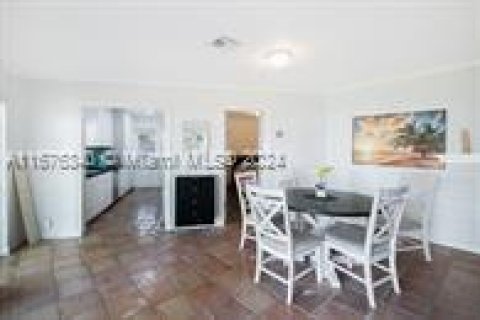 House in Fort Lauderdale, Florida 3 bedrooms, 139.17 sq.m. № 1401579 - photo 16