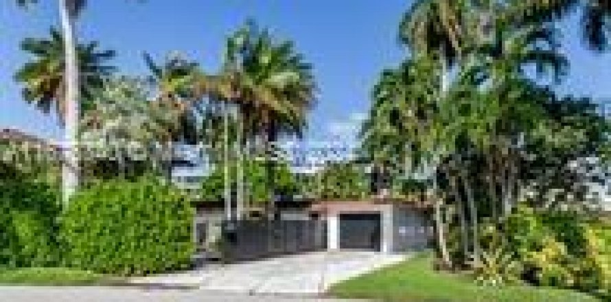 House in Fort Lauderdale, Florida 3 bedrooms, 139.17 sq.m. № 1401579