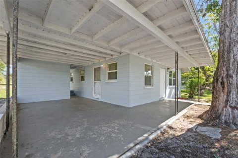 House in Frostproof, Florida 3 bedrooms, 92.9 sq.m. № 1346753 - photo 2