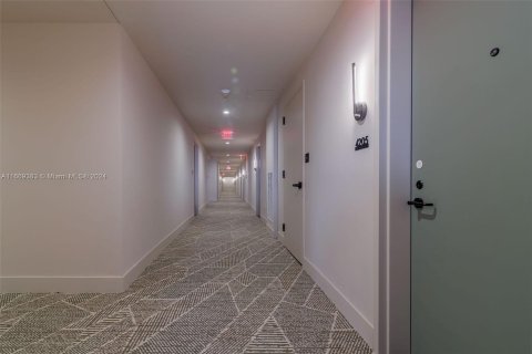 Condo in Miami, Florida, 1 bedroom  № 1386197 - photo 26