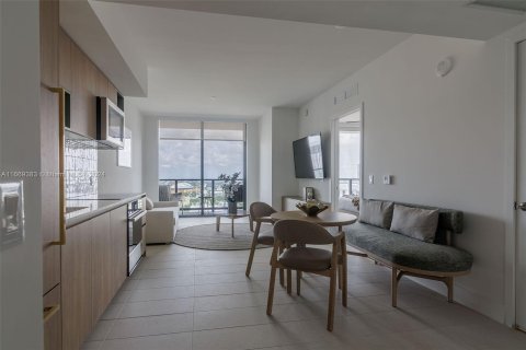 Condominio en venta en Miami, Florida, 1 dormitorio, 59.18 m2 № 1386197 - foto 4