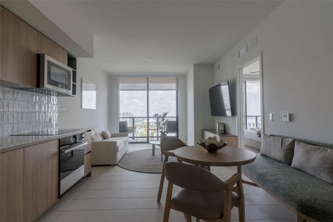 Condo in Miami, Florida, 1 bedroom  № 1386197 - photo 12