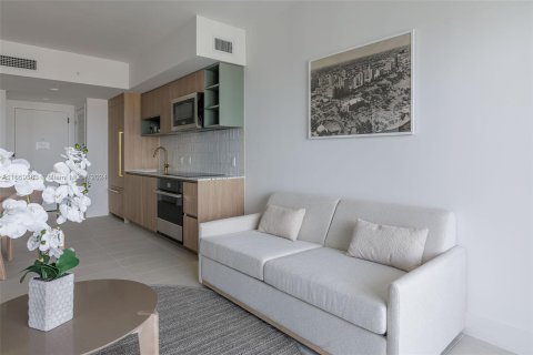 Condominio en venta en Miami, Florida, 1 dormitorio, 59.18 m2 № 1386197 - foto 1