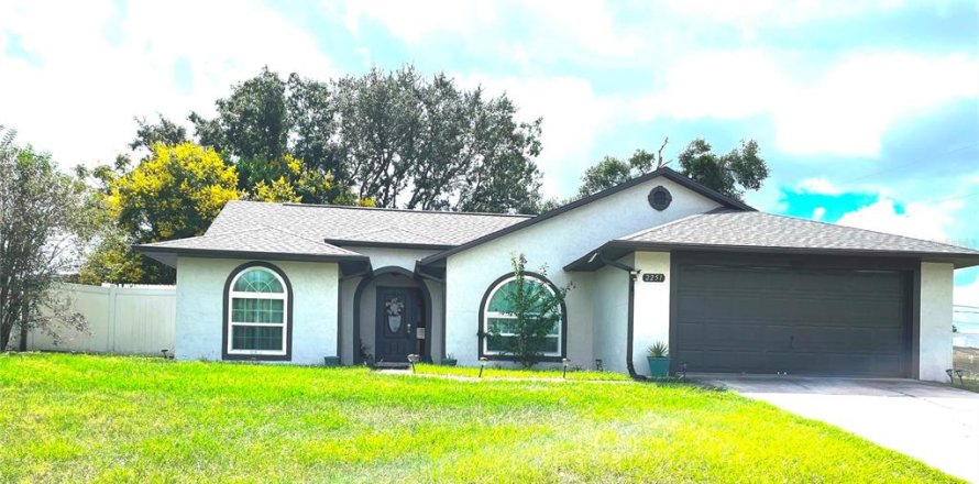 Casa en Deltona, Florida 3 dormitorios, 136.57 m2 № 1392313