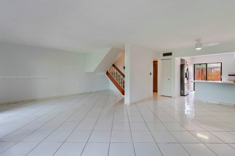 Townhouse in Miami, Florida 3 bedrooms, 114.18 sq.m. № 1355253 - photo 2