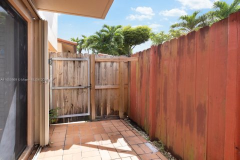 Townhouse in Miami, Florida 3 bedrooms, 114.18 sq.m. № 1355253 - photo 8