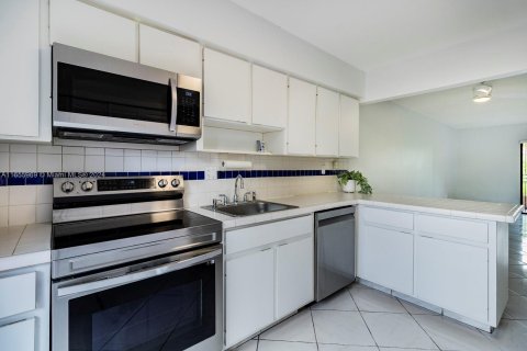 Townhouse in Miami, Florida 3 bedrooms, 114.18 sq.m. № 1355253 - photo 5