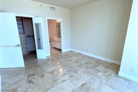 Condo in Miami, Florida, 2 bedrooms  № 1355252 - photo 13