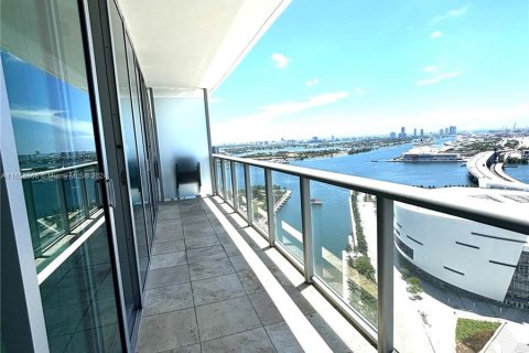 Condominio en alquiler en Miami, Florida, 2 dormitorios, 112.23 m2 № 1355252 - foto 12