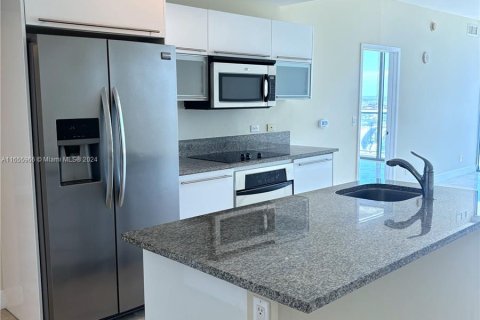 Condo in Miami, Florida, 2 bedrooms  № 1355252 - photo 3