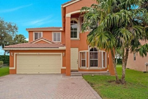 Villa ou maison à vendre à Pembroke Pines, Floride: 4 chambres, 220.92 m2 № 1228188 - photo 1