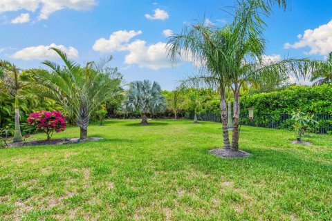 House in Hutchinson Island South, Florida 4 bedrooms, 184.32 sq.m. № 1181970 - photo 6