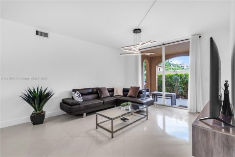 Condo in Aventura, Florida, 2 bedrooms  № 1238712 - photo 6