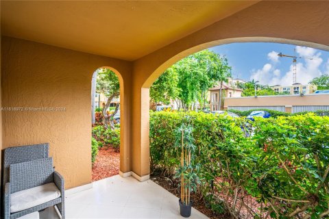 Condo in Aventura, Florida, 2 bedrooms  № 1238712 - photo 27