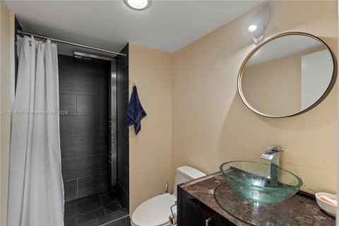 Condo in Hallandale Beach, Florida, 2 bedrooms  № 1409052 - photo 27