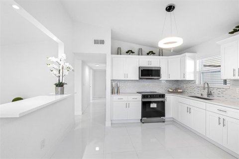 Casa en venta en Tampa, Florida, 3 dormitorios, 112.41 m2 № 1409876 - foto 17