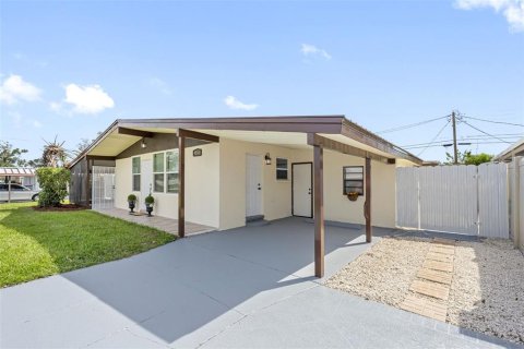 Casa en venta en Tampa, Florida, 3 dormitorios, 112.41 m2 № 1409876 - foto 6