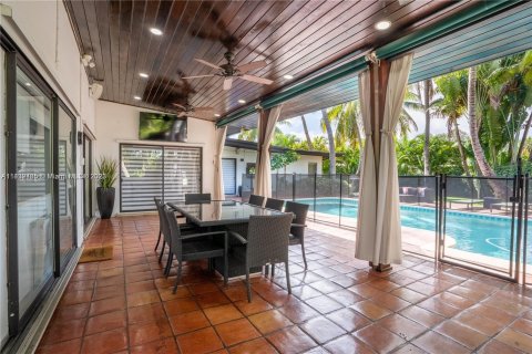 Villa ou maison à vendre à North Miami Beach, Floride: 4 chambres, 202.9 m2 № 658107 - photo 28