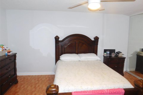 Townhouse in West Palm Beach, Florida 2 bedrooms, 114.83 sq.m. № 1077491 - photo 4