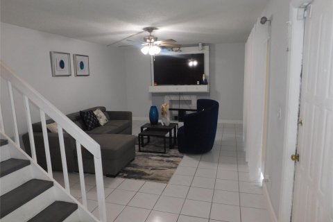 Touwnhouse à vendre à West Palm Beach, Floride: 2 chambres, 114.83 m2 № 1077491 - photo 12