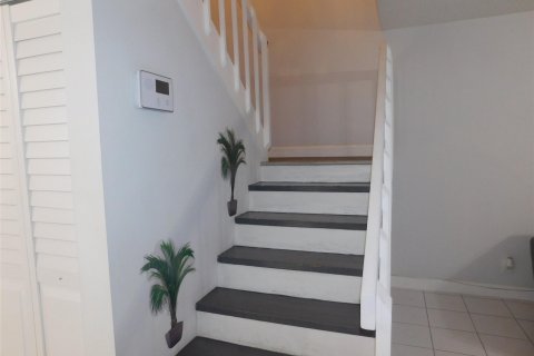 Townhouse in West Palm Beach, Florida 2 bedrooms, 114.83 sq.m. № 1077491 - photo 10