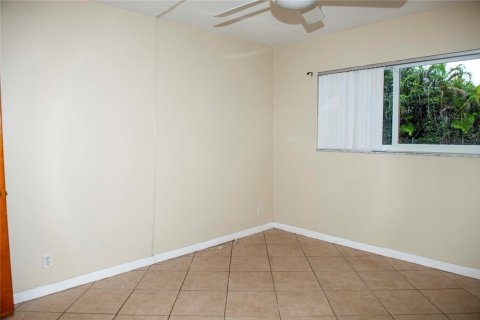 Condo in Deerfield Beach, Florida, 1 bedroom  № 1077447 - photo 9