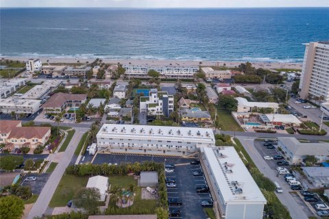 Condo in Deerfield Beach, Florida, 1 bedroom  № 1077447 - photo 22