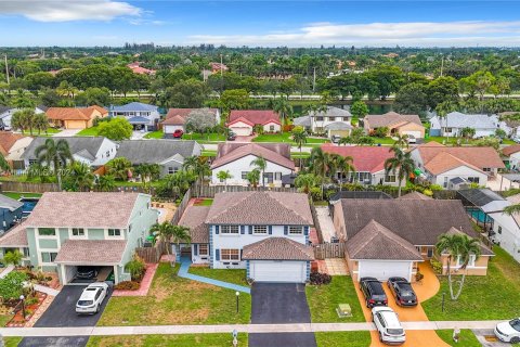 Villa ou maison à vendre à Sunrise, Floride: 3 chambres, 220.74 m2 № 1315888 - photo 3