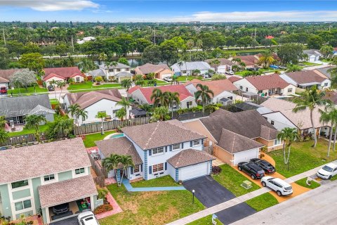 Villa ou maison à vendre à Sunrise, Floride: 3 chambres, 220.74 m2 № 1315888 - photo 5