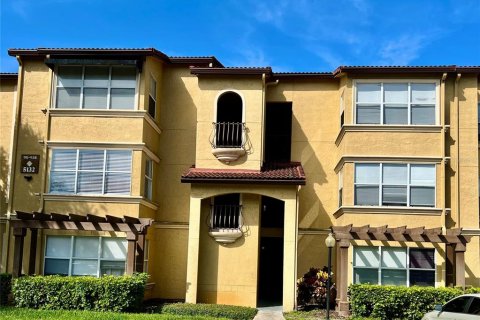 Condo in Orlando, Florida, 3 bedrooms  № 1401997 - photo 1