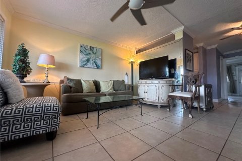 Condominio en venta en Hallandale Beach, Florida, 1 dormitorio, 56.11 m2 № 1379137 - foto 10