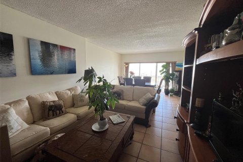 Condo in Sunny Isles Beach, Florida, 1 bedroom  № 1177070 - photo 7