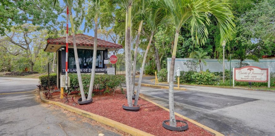 Condo in Lauderhill, Florida, 2 bedrooms  № 1162011