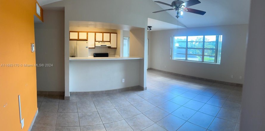 Condominio en Miami, Florida, 2 dormitorios  № 1415329