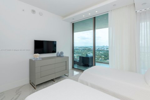 Condominio en venta en Bal Harbour, Florida, 3 dormitorios, 303.23 m2 № 783967 - foto 29