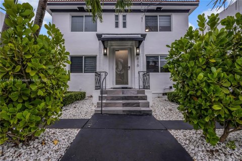 Immobilier commercial à vendre à Miami Beach, Floride: 322.74 m2 № 991214 - photo 2