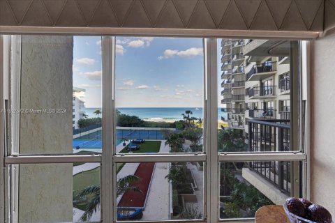Condo in Lauderdale-by-the-Sea, Florida, 3 bedrooms  № 991260 - photo 6