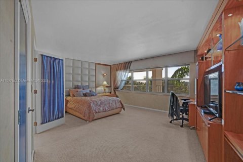 Condo in Lauderdale-by-the-Sea, Florida, 3 bedrooms  № 991260 - photo 16