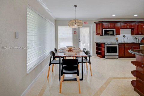 Casa en alquiler en Hollywood, Florida, 3 dormitorios, 154.87 m2 № 705212 - foto 12