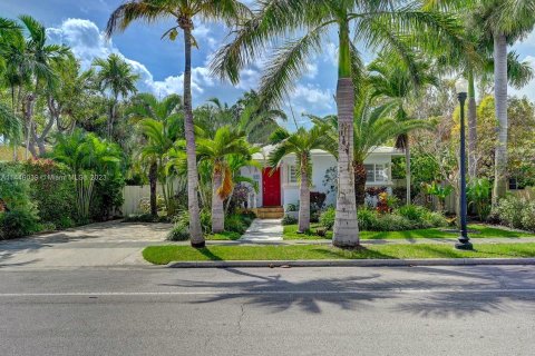 Villa ou maison à louer à Hollywood, Floride: 3 chambres, 154.87 m2 № 705212 - photo 2