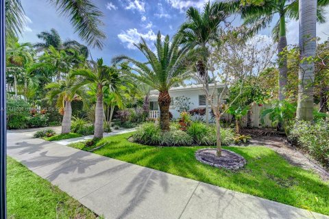 Villa ou maison à louer à Hollywood, Floride: 3 chambres, 154.87 m2 № 705212 - photo 4