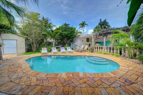 Villa ou maison à louer à Hollywood, Floride: 3 chambres, 154.87 m2 № 705212 - photo 1