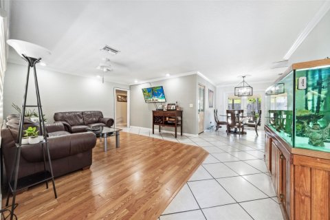 House in Fort Lauderdale, Florida 4 bedrooms, 145.21 sq.m. № 1079609 - photo 18