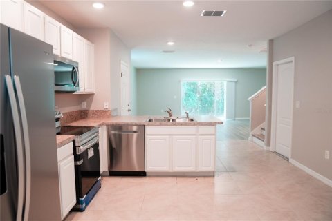 Townhouse in Holly Hill, Florida 3 bedrooms, 173.91 sq.m. № 1137627 - photo 7