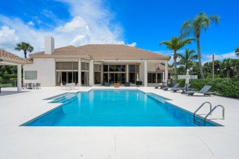 House in West Palm Beach, Florida 5 bedrooms, 480.86 sq.m. № 525131 - photo 20