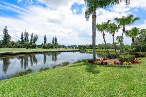 Villa ou maison à vendre à West Palm Beach, Floride: 5 chambres, 480.86 m2 № 525131 - photo 12