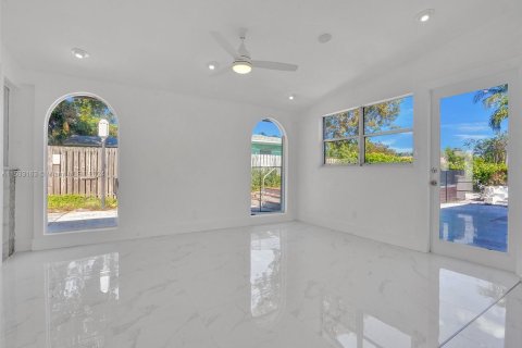 Casa en venta en Deerfield Beach, Florida, 3 dormitorios, 162.02 m2 № 1008902 - foto 13